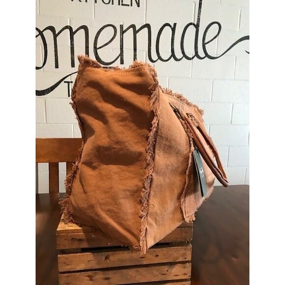 Myra L'Atlantique Weekender Bag in Bourbon | Large Travel Bag | Overnight Bag - Picture 2 of 3